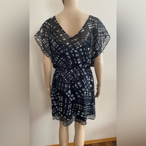 Express - Picture 3 of 3